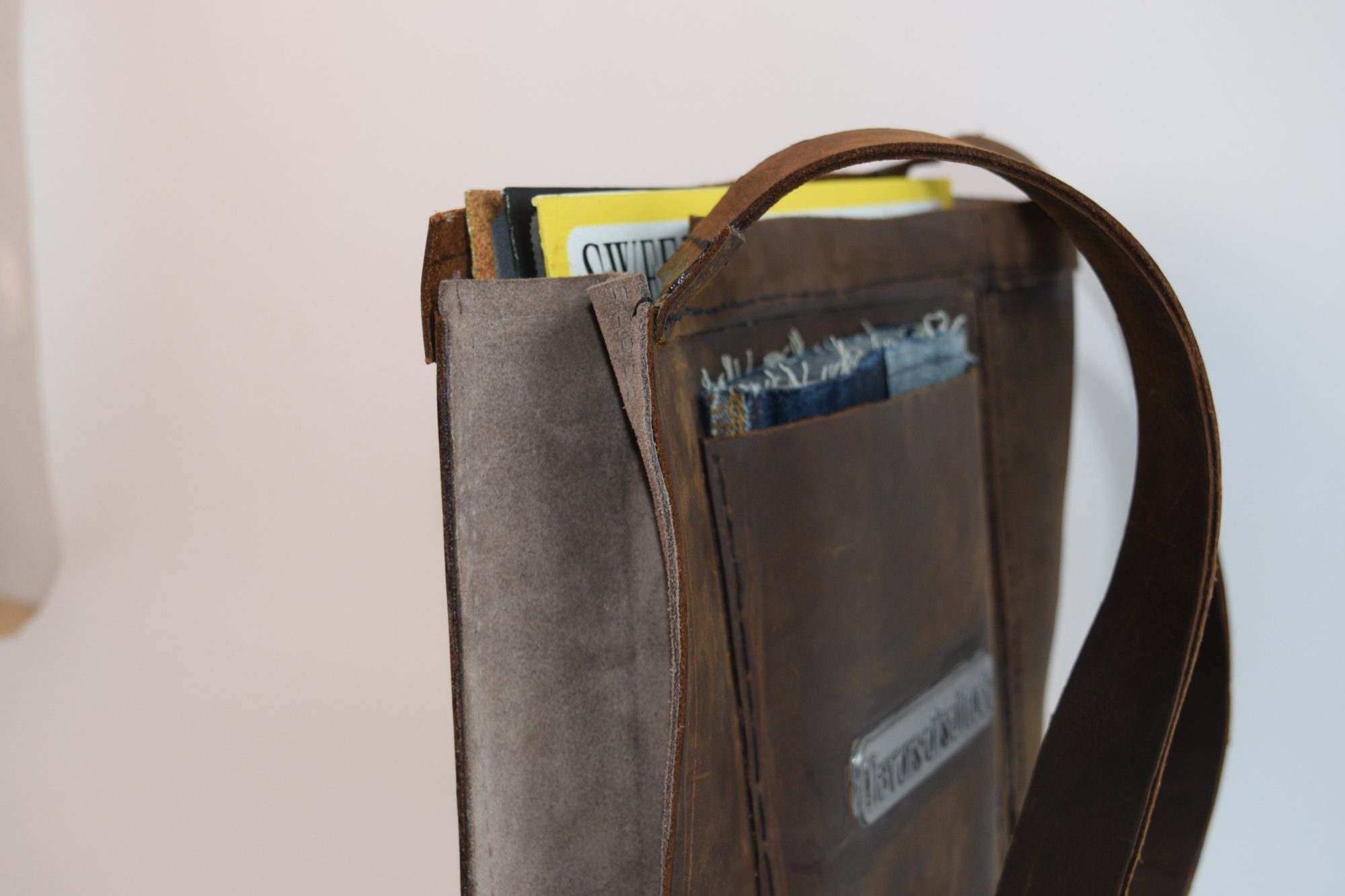 Flavors of Solitude — leather record bag, side profile